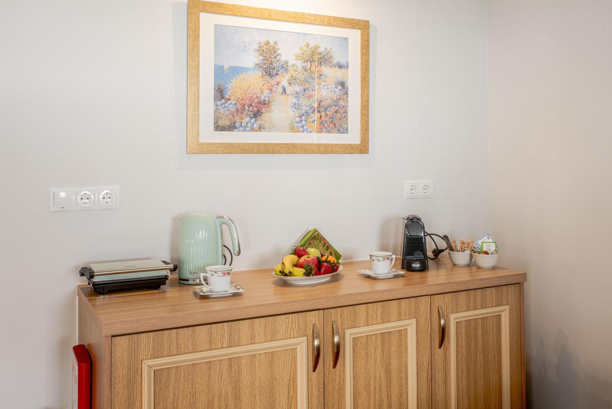 Mets Souites Apartment Athena Bagian luar foto