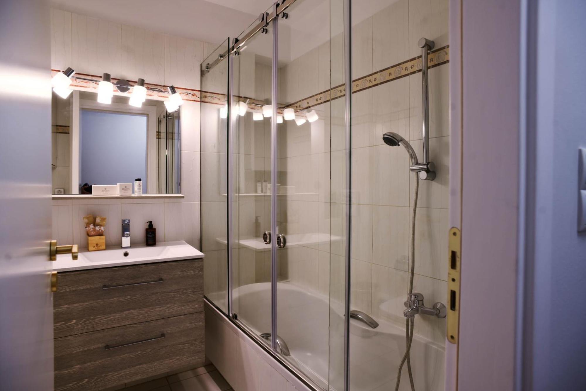 Mets Souites Apartment Athena Bagian luar foto